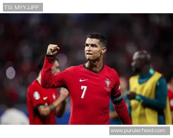 大罗时代的足球明星们：从传奇到新星的辉煌旅程