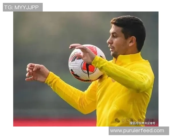 警察足球明星的真实身份揭晓他在绿茵场上的传奇故事 警察足球明星的真实身份揭晓他在绿茵场上的传奇故事