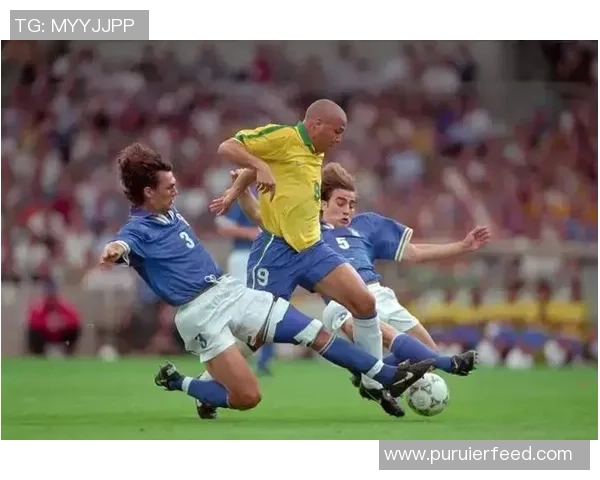 足球巨星风采展现各路明星精彩瞬间回顾与分析 足球巨星风采展现各路明星精彩瞬间回顾与分析