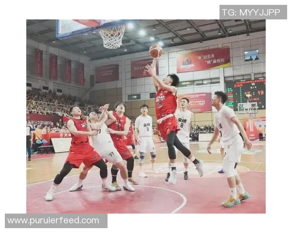 洲际杯赛场上杭州篮球队展现出惊人速度的精彩表现分析