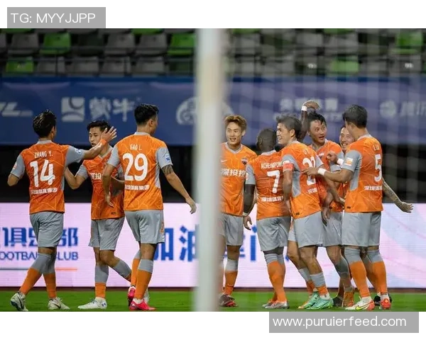 深圳足球队以78分领跑全国锦标赛积分榜展现强劲实力